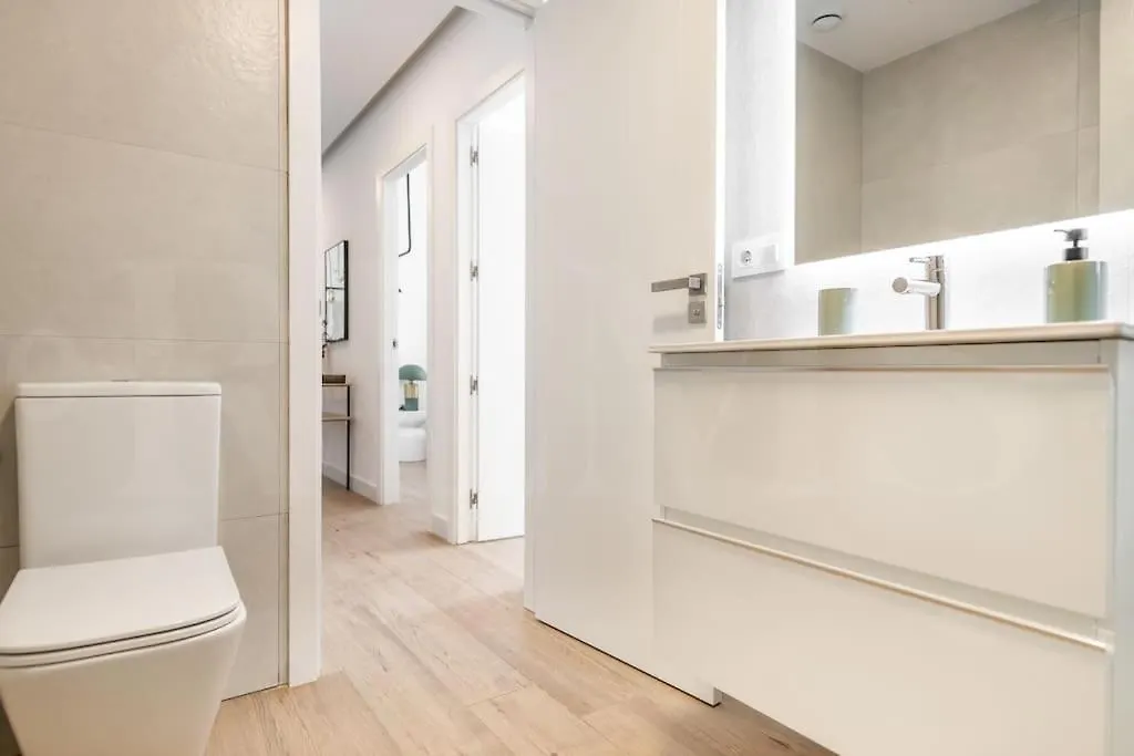 Delightful And Bright Apartment In Center By Rems Malaga