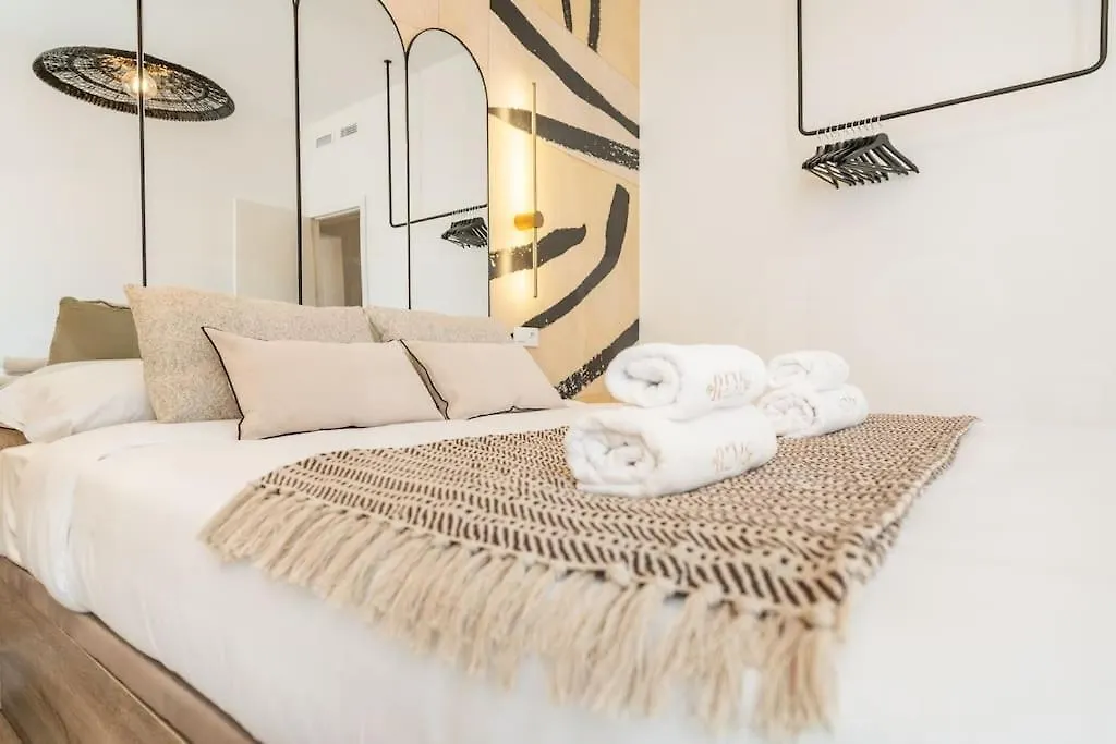 Delightful And Bright Apartment In Center By Rems Malaga