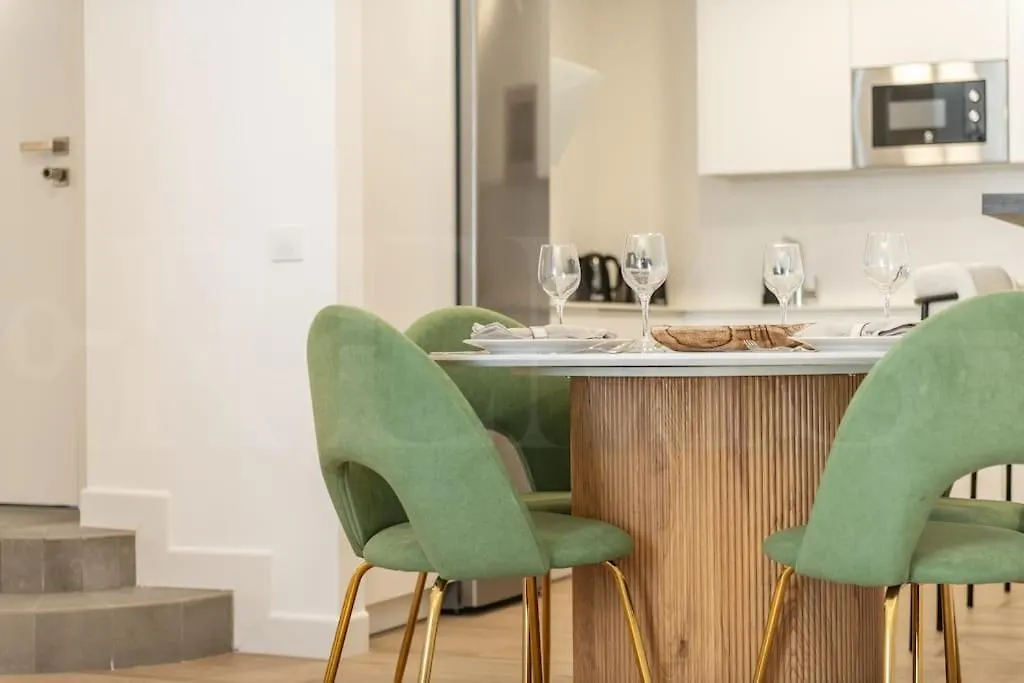 Delightful And Bright Apartment In Center By Rems Malaga