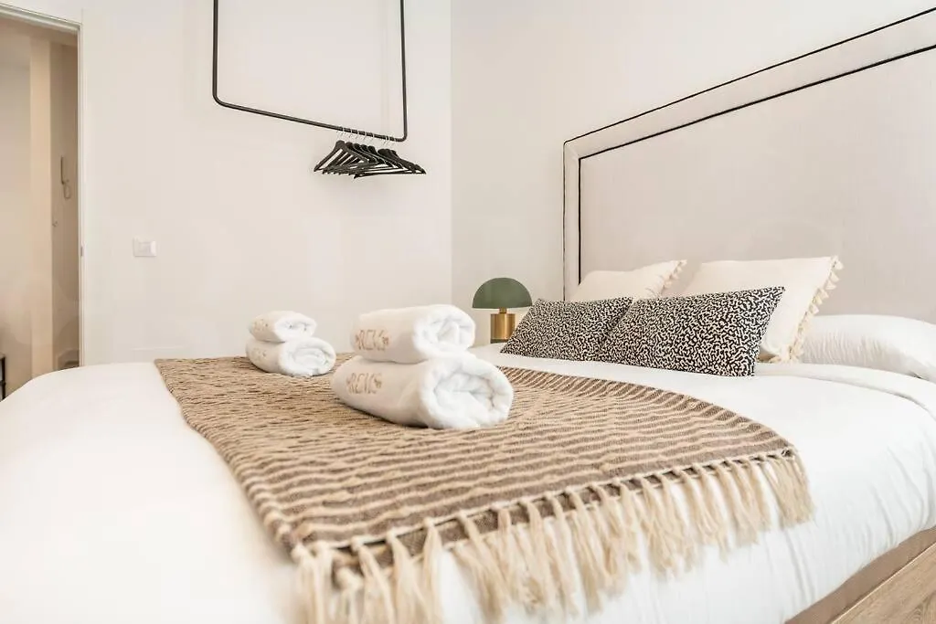 Delightful And Bright Apartment In Center By Rems Malaga