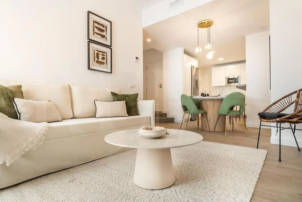 Delightful And Bright Apartment In Center By Rems Malaga